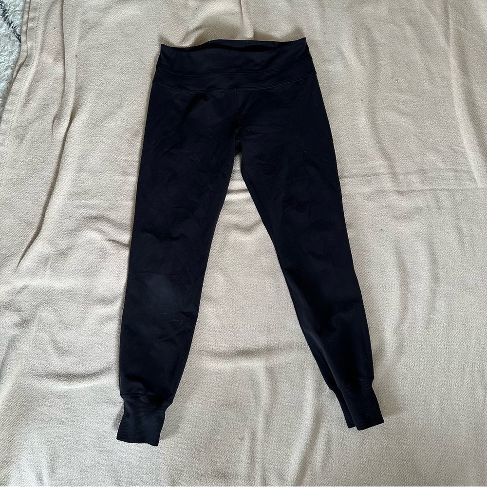 Lululemon black leggings with ribbed ankle cuffs in size 6